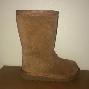 Barely worn kids size 10 ugg boots